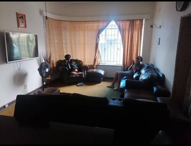 3 BEDROOM HOUSE FOR SALE IN KENSINGTON